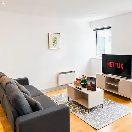 Апартаменты Spacious 2-bed Centre Near Shambles *