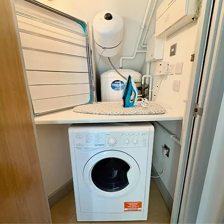 Spacious 2-bed Centre Near Shambles Apartman *